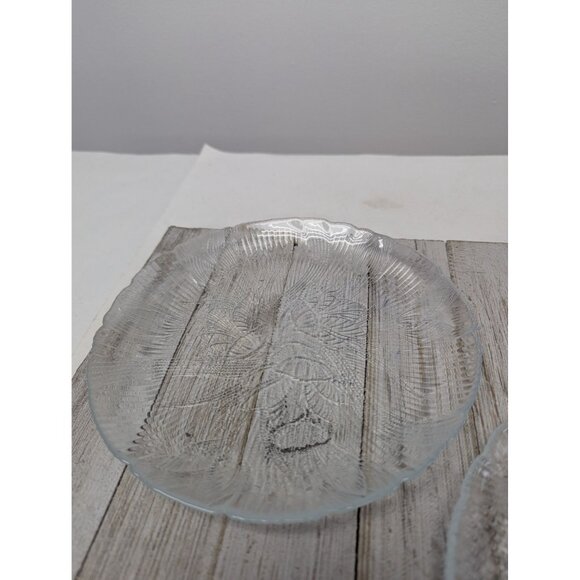 Set of 3 Arcoroc France Canterbury Crocus Clear Glass Salad Plates 7 3/4" - Picture 3 of 7